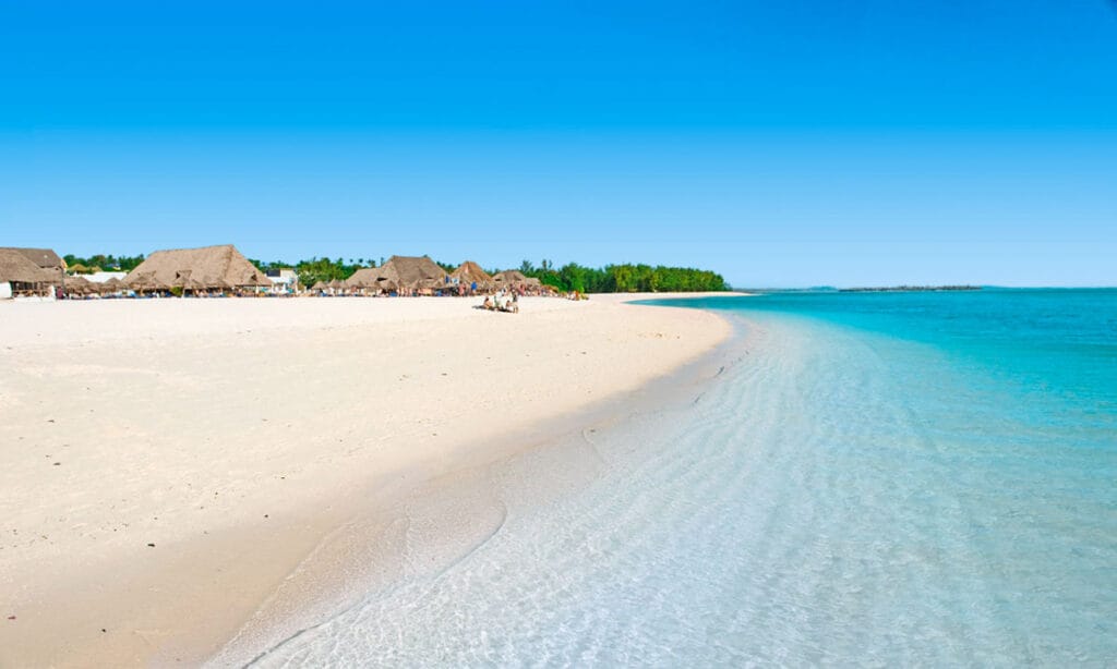 La Bravo Premium Kendwa Beach è una splendida destinazione balneare dove puoi trovare persone che si godono la vacanza. Con una strepitosa offerta di SBS Viaggi, questa spiaggia di Zanzibar è perfetta