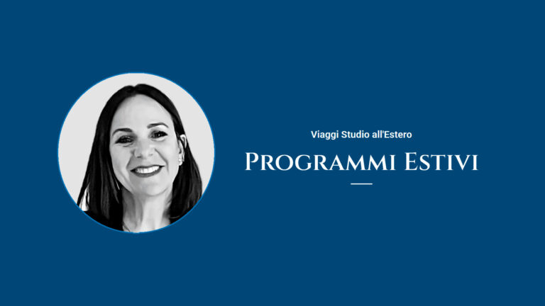 A sinistra compare il ritratto sorridente di una donna in bianco e nero. A destra, un testo in italiano recita "Viaggi Studio all'Estero Programmi Estivi" su sfondo blu.