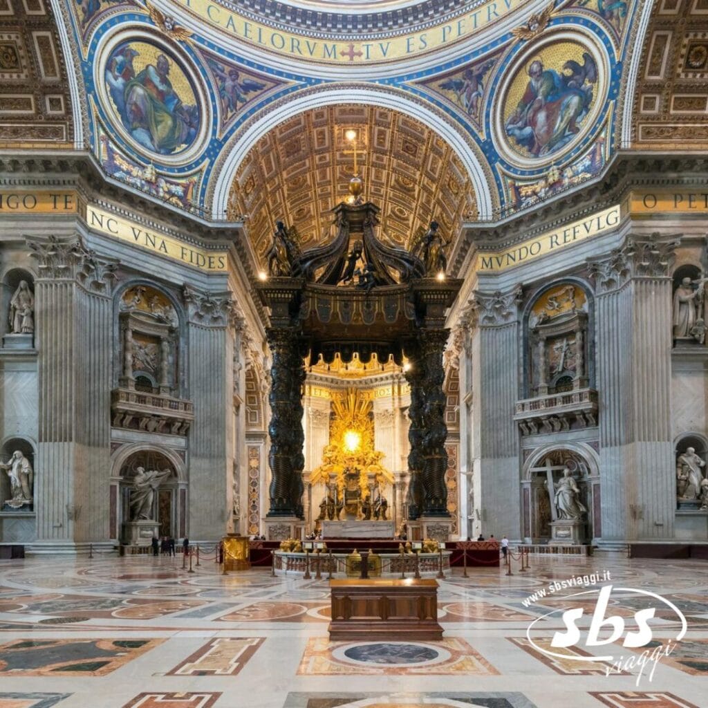 Veduta interna della Basilica di San Pietro a Roma, caratterizzata da un altare decorato, un elaborato pavimento in marmo ed elementi architettonici dettagliati sotto un soffitto a cupola, che incarnano la magnificenza degna della Caput Mundi.